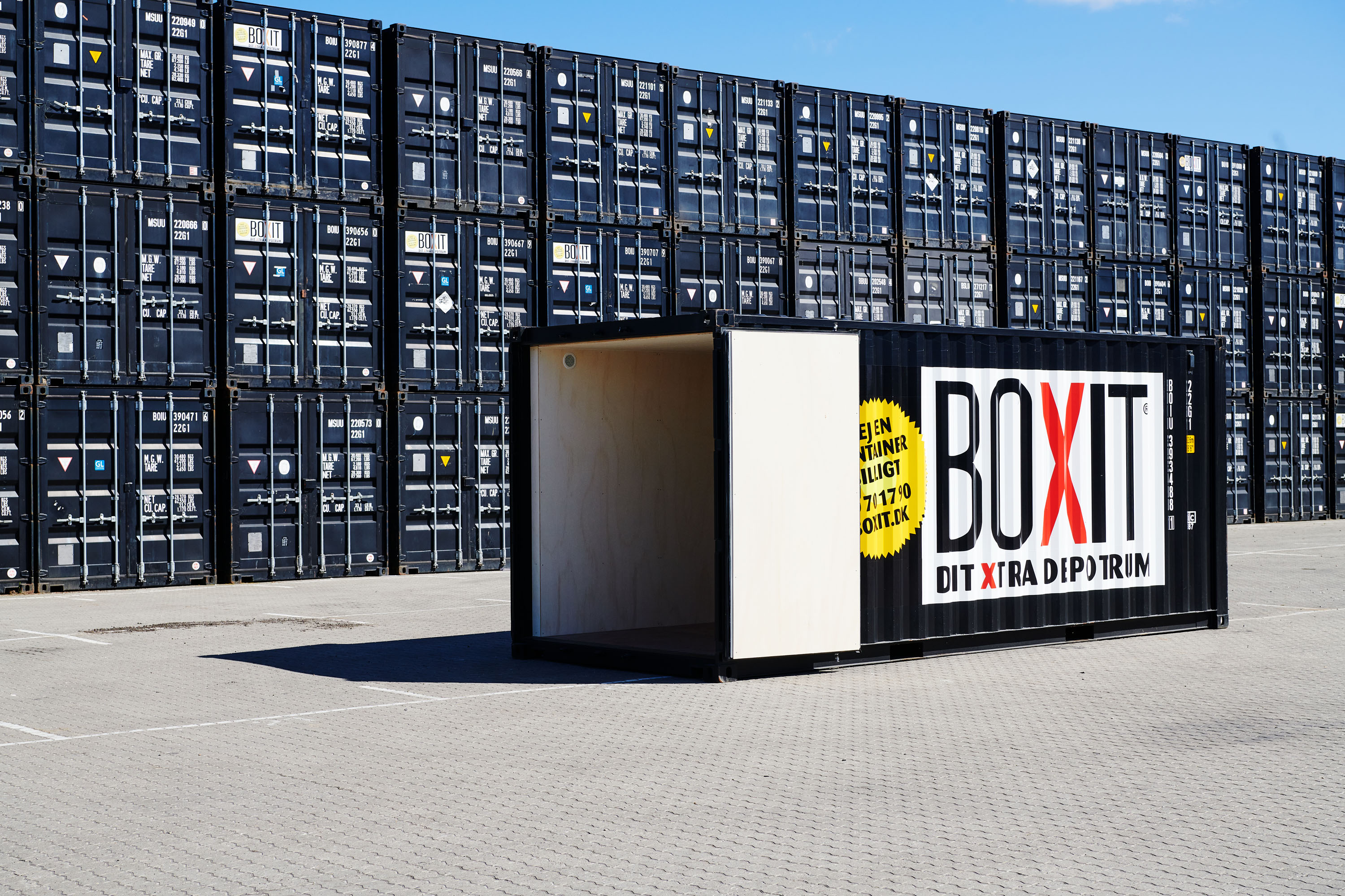 Öppen 20-fots verktygscontainer med plats för verktyg och utrustning