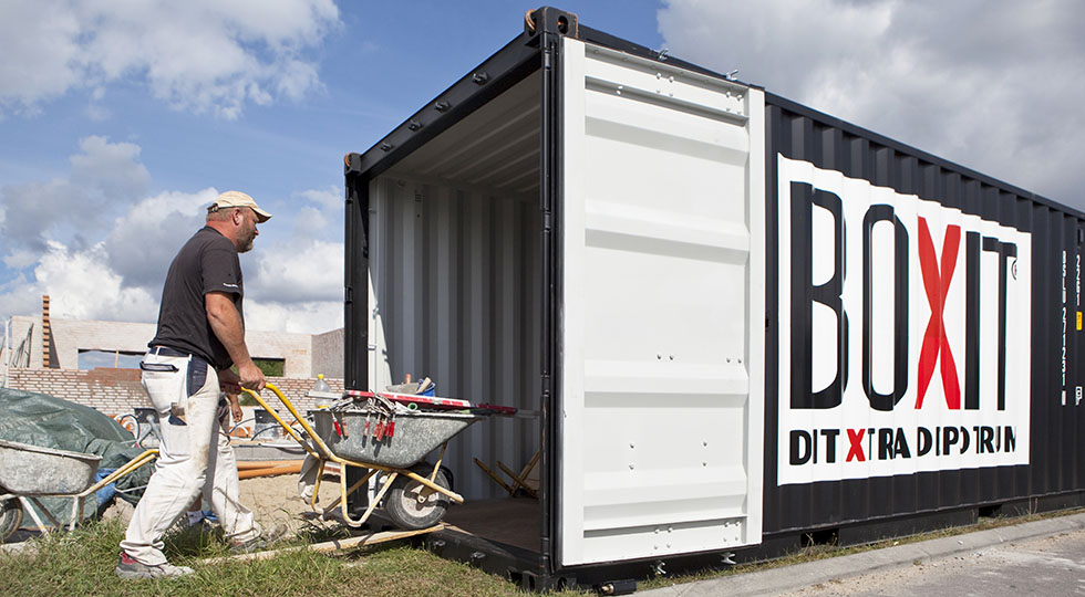 Container för förvaring av byggmaterial på byggarbetsplats