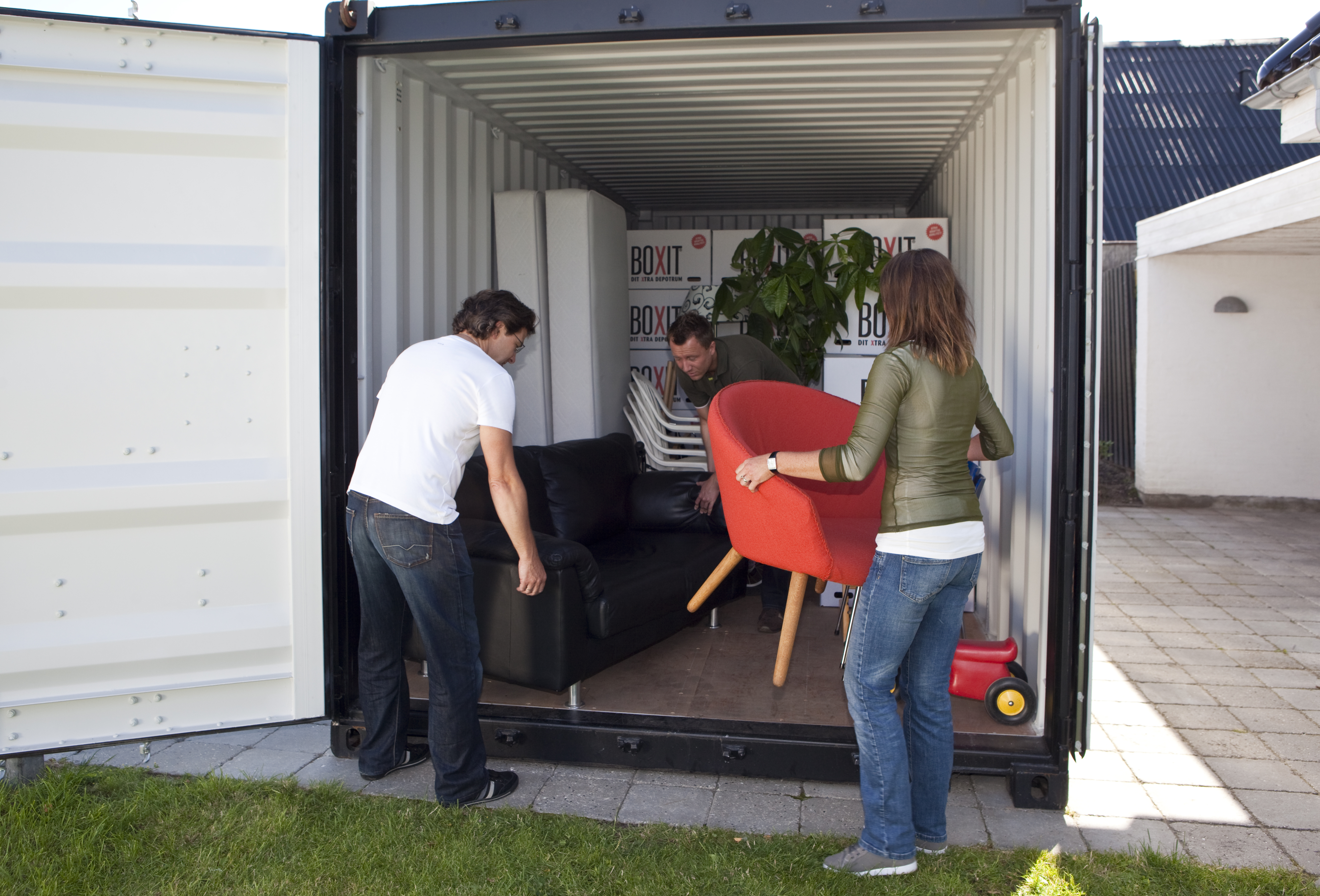 Packa ner i container vid flytt
